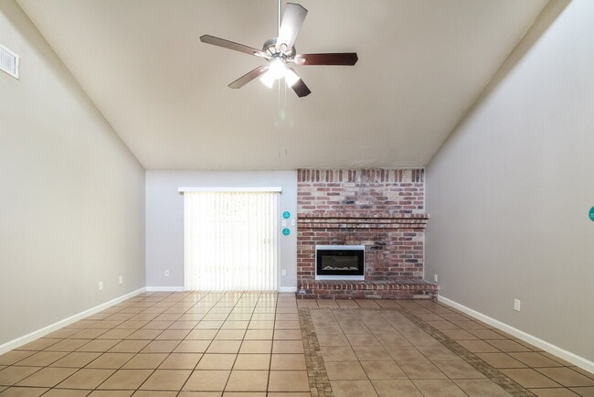 6210 Roseridge Ln