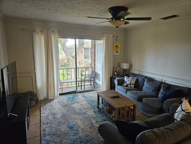 Building Photo - 4210 Lake Underhill Rd Unit Apt D