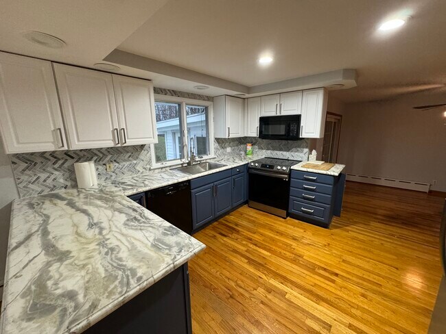 Photo - 2220 Hopkins Rd