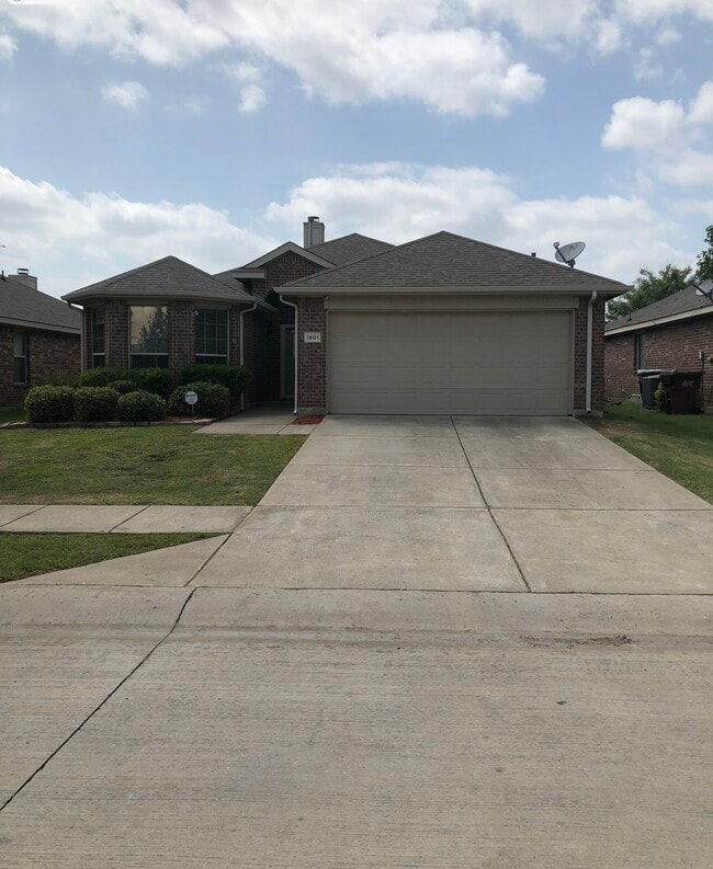 Photo - 1501 Applegate Way House