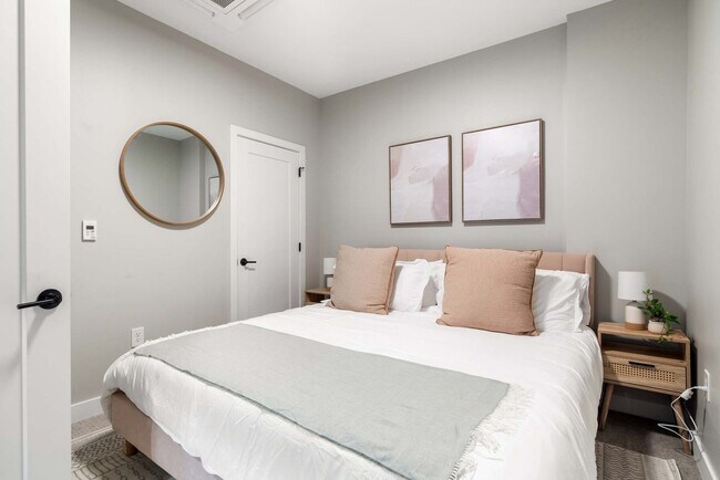 Photo - 205 W 4th St Unit ID1301408P