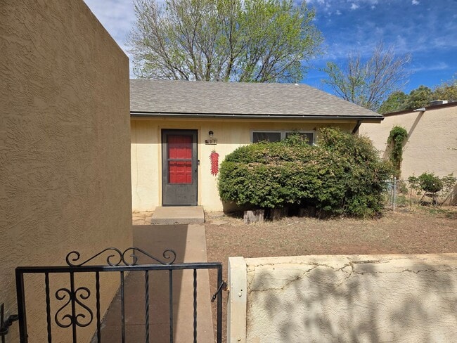 Photo - Adorable 3 Bed/2 Bath Paseo Village Townhome