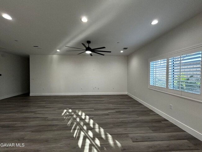 Photo - 3838 Balmont St