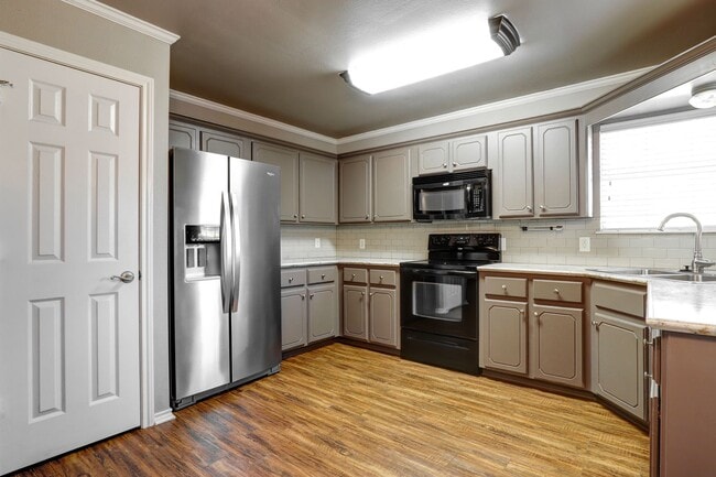 Photo - 3 Bedroom 2 Bathroom House in PGISD!