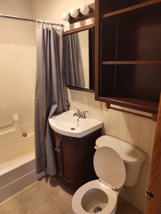 Photo - 605 Bremer St Unit C