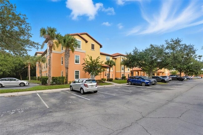 Building Photo - 5459 Vineland Rd Unit 4208