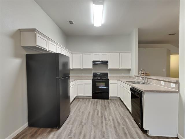 Photo - 1562 Sandhurst Dr