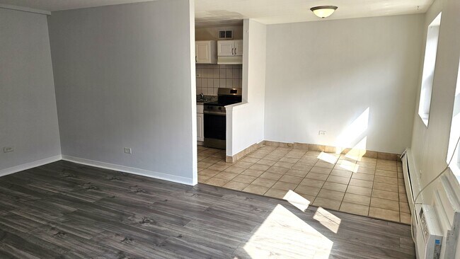 Photo - 2025 W Granville Ave Unit 305