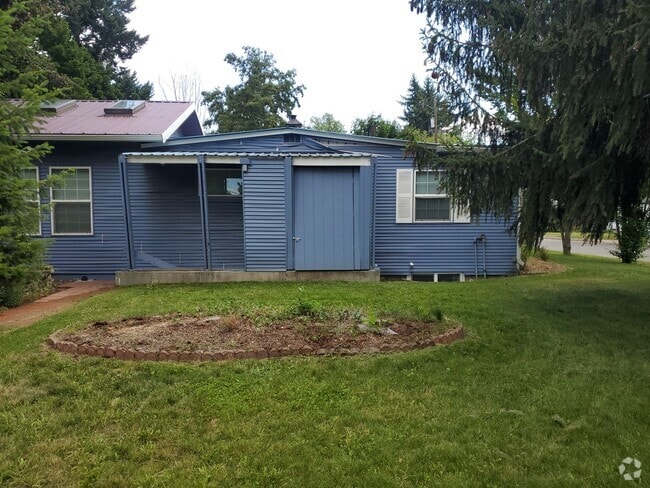 Building Photo - 2bd 1bth Basement Unit Rental