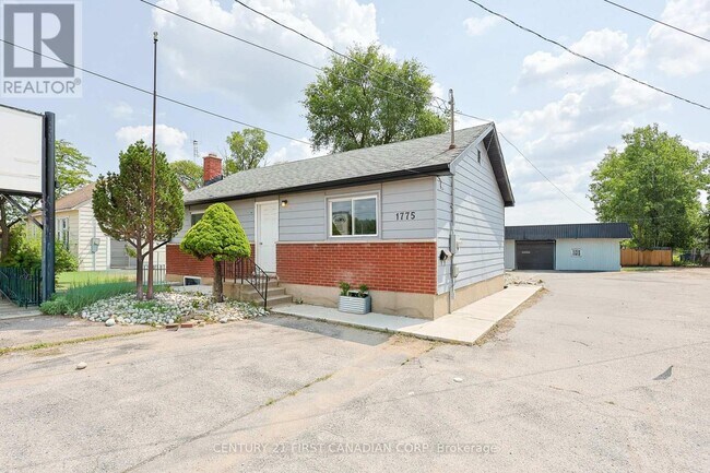 Photo - 1775 Oxford St E