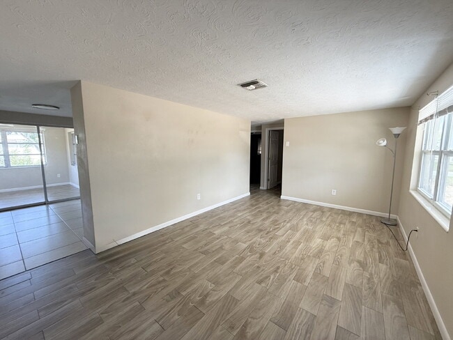 Photo - Charming 2-Bedroom Retreat with Additional...