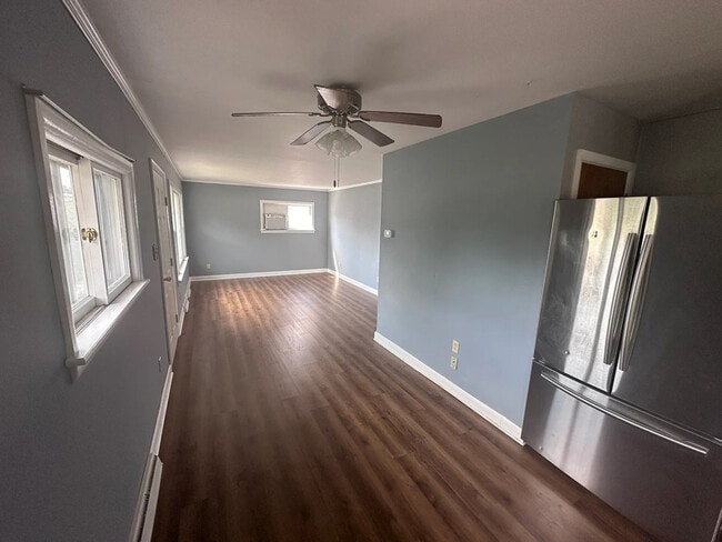 Photo - 909 Country Club Rd