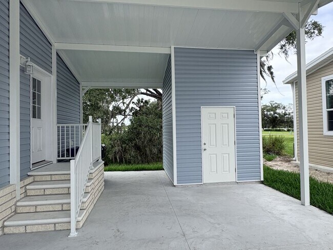 1646 Voyager Dr