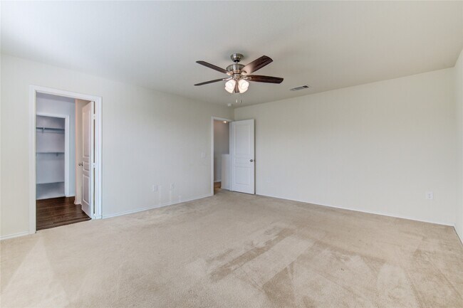 Photo - 5027 Brewcastle Ln