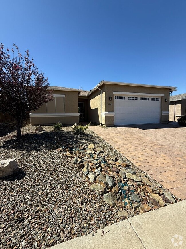Building Photo - Two Bedroom + Office in Quailwood Rental