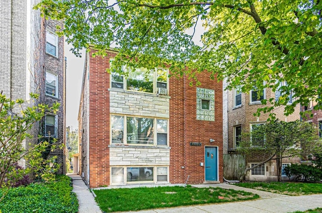 Photo - 7530 N Oakley Ave Condo Unit 1