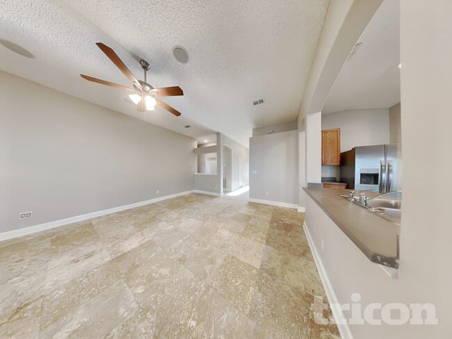 Photo - 1105 Maple Ln