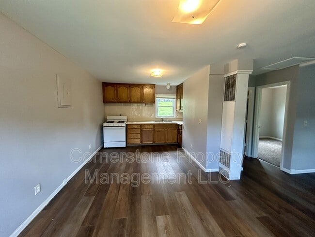 Photo - 8255 Lakeview Dr