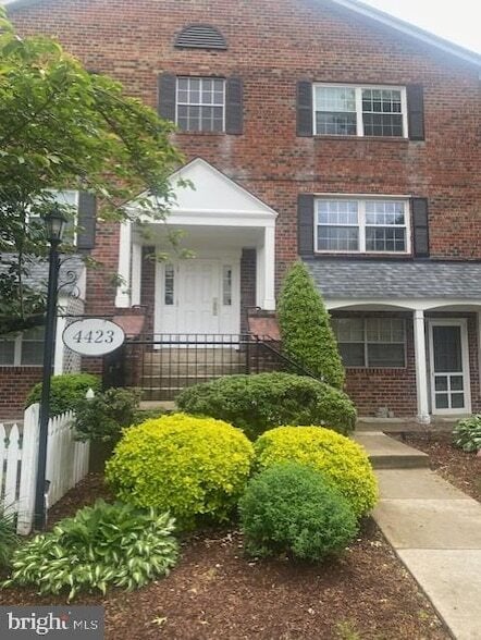 Building Photo - 4423 Romlon St Unit 303