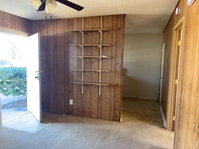 Photo - 110 Ave F Ave