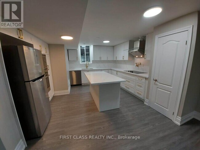 Photo - 15 Donald Powell Cres