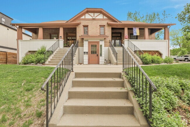 Building Photo - $1,395.00 - 2 Beds, 1 Bath, Condo in Denve...