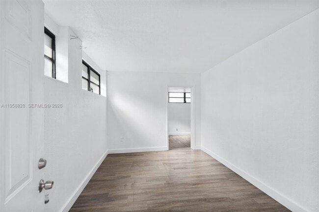 Photo - 551 NW 183rd St