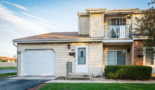 Building Photo - 6920 Mariner Dr Unit 204