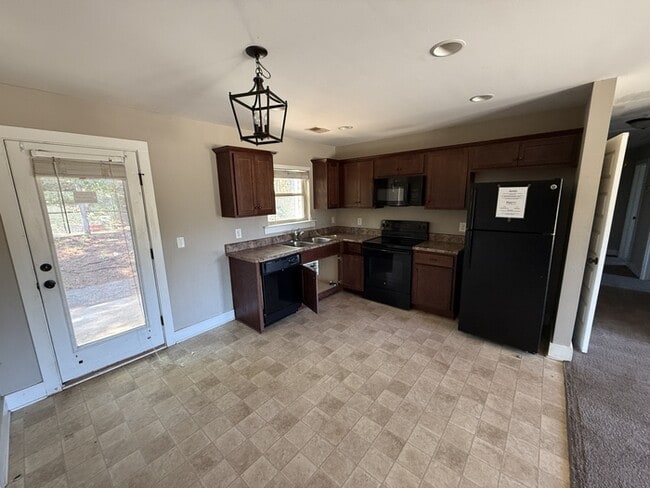 Photo - 3 Bed / 2 Bath Rental House in Vance, AL