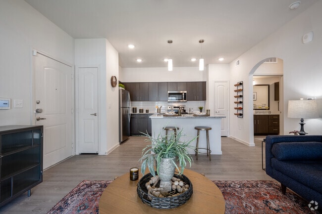 1BR, 1 BA _ 660 SF
