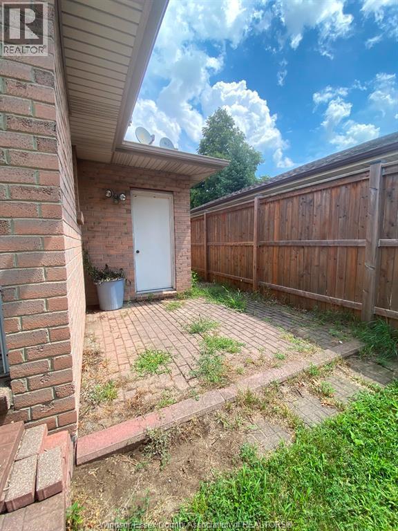 Photo - 1087 Brookview Crescent