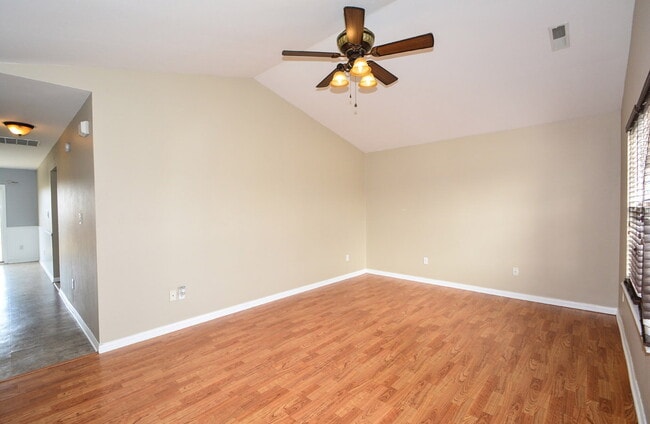 Photo - 1994 Falcon Ct