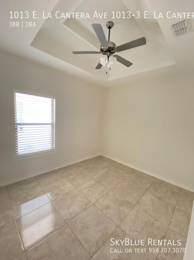 Building Photo - 1013 E la Cantera Ave Unit 3,
