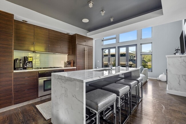 Photo - 62 Grampian Way Townhome