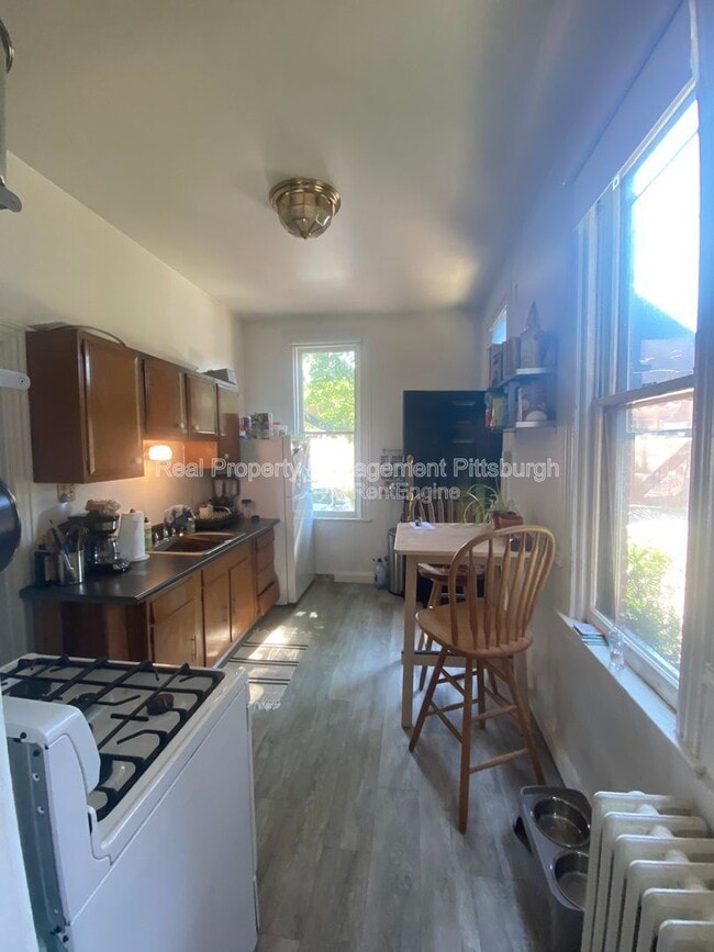 Photo - 207 S Millvale Ave Unidad 1