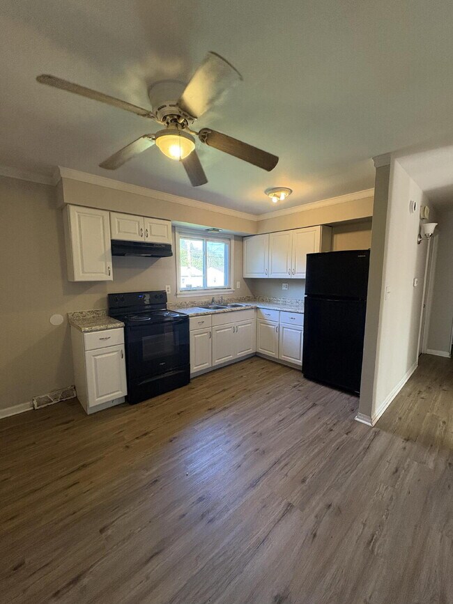 Photo - "Charming 3-Bed Home Retreat in Saint Loui...