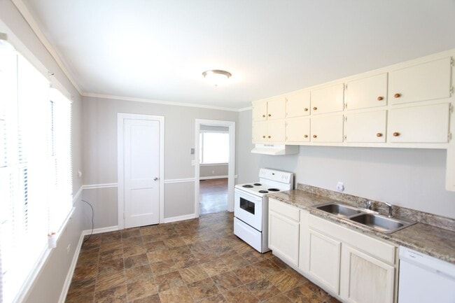 Photo - New On The Market! 3 Bedroom 1 Bath