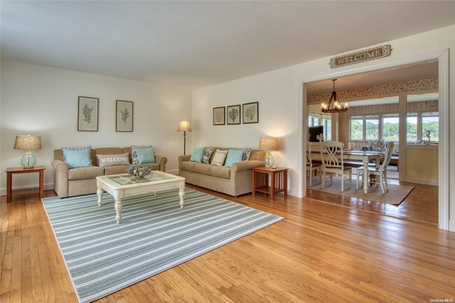Photo - 1175 Waterview Dr House