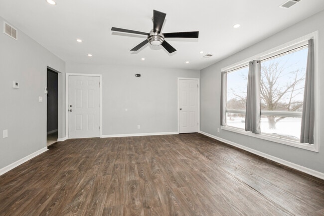 Photo - 8342 W Lincoln Hwy