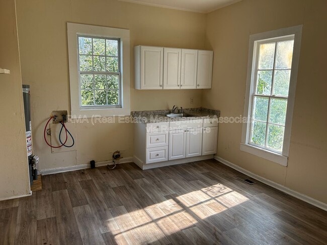 Photo - 821 Williams St