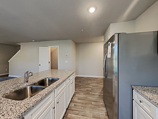 Photo - 2152 Belmont Cir NE