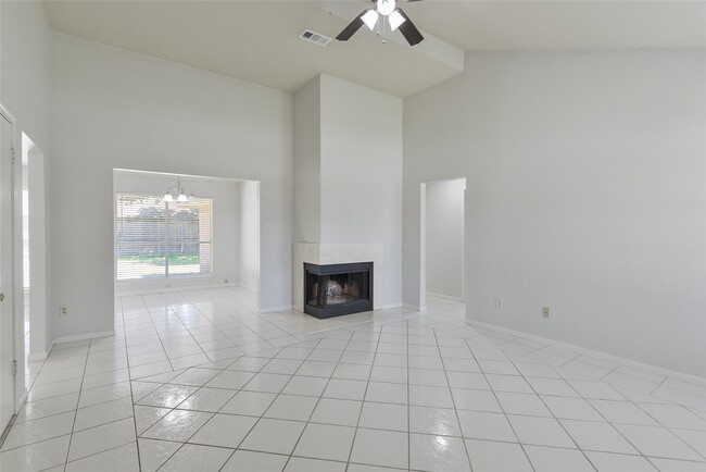Photo - 2311 Old Oak Ln