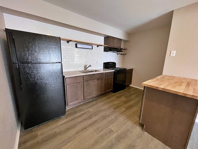 Photo - 18646 Van Horn Rd