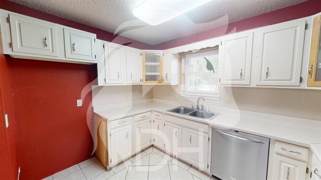 Photo - "Charming 3-Bed Home  in Woodward!"