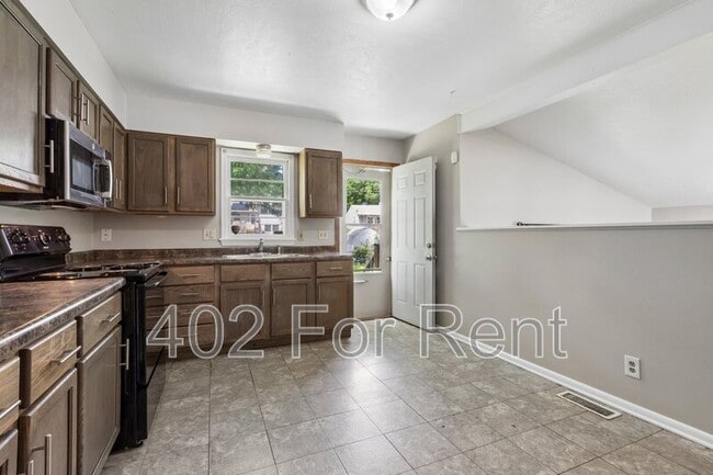 Photo - 6006 N 68th St