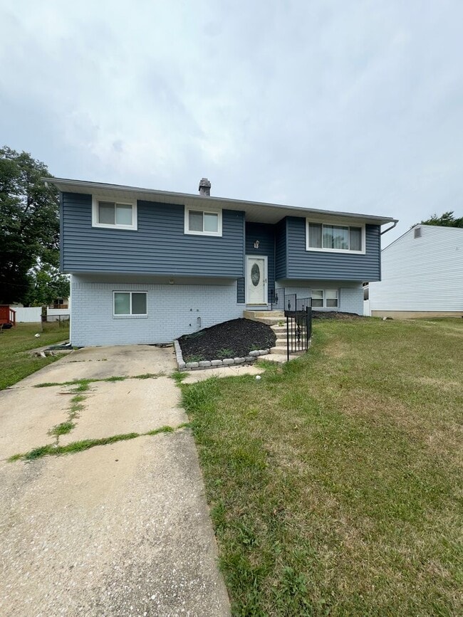 Building Photo - Charming 4 Bedroom/2 Bathroom Home with Large Backyard in Randallstown, MD!