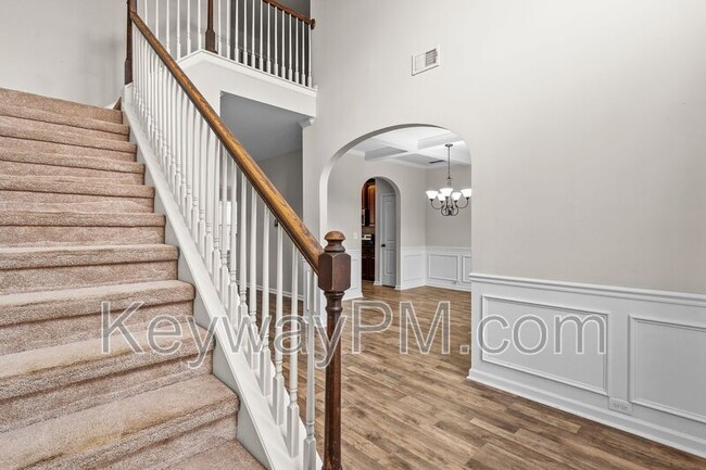 Photo - 2908 Wellington St