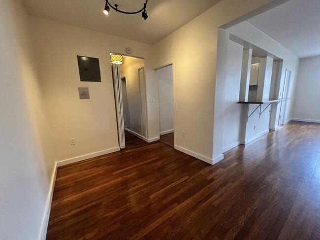 Building Photo - 50 Kenilworth Pl