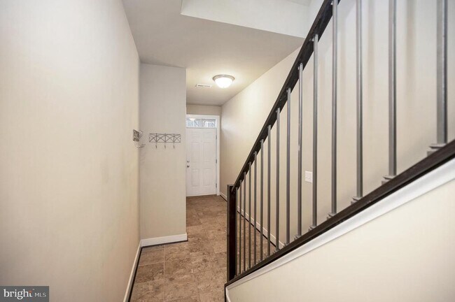 Photo - 100 Nestor's Pl