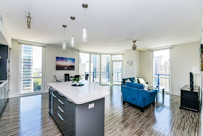 225 S Poplar St Unit SI ID1013816P